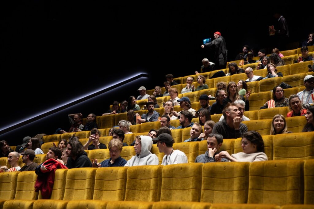 Vorpremiere_Marty_Supreme_KinoKoni